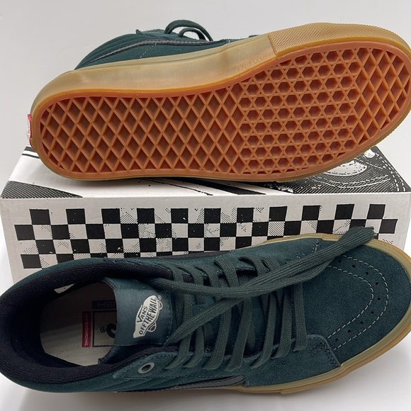 Vans Men’s Skate Sk8-Hi Green/Gum
VN0A2Z3317P
Sneakers - Picture 4 of 16